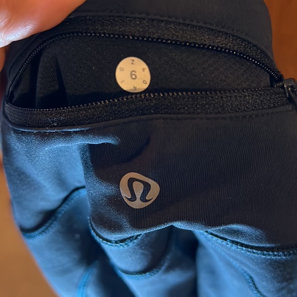 Lululemon Leggings Speed Tight V - Picture 7 of 7